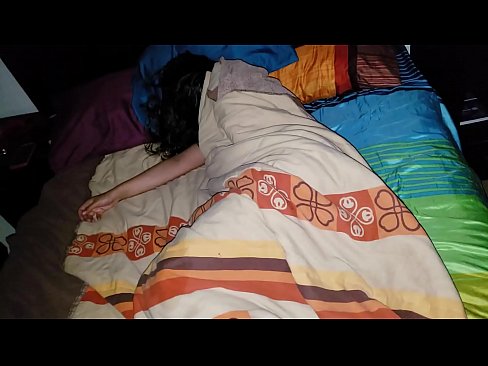 ❤️ Anak tiri berating ibu tiriné enom nalika dheweke turu. ️❌ Super jinis ing jv.masseffect1.ru